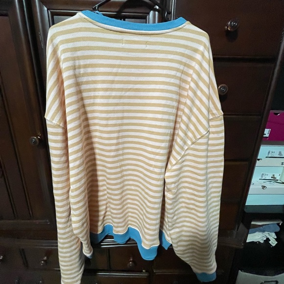 NWT- Free people size L striped sweatshirt - Picture 8 of 9